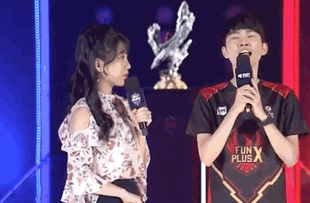 在比赛中运 在比赛中运