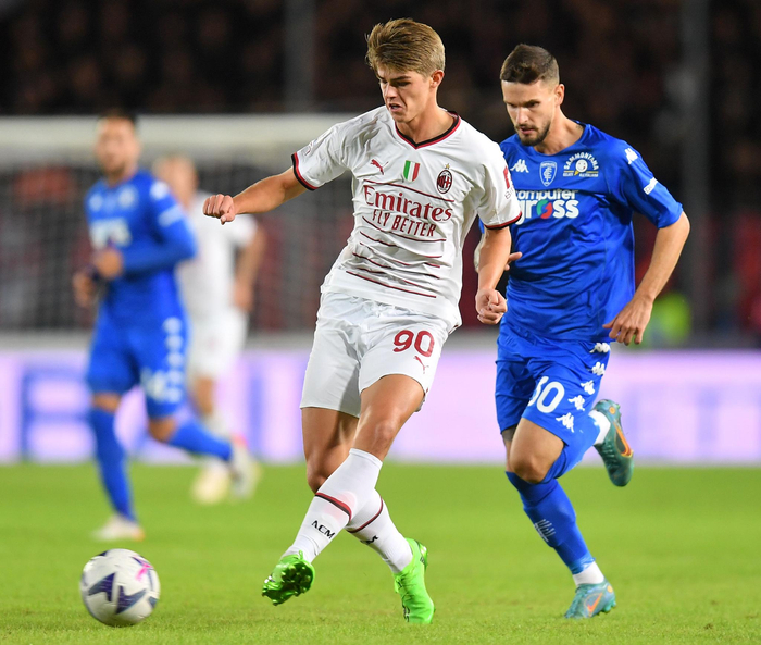 似乎受到旅 似乎受到旅