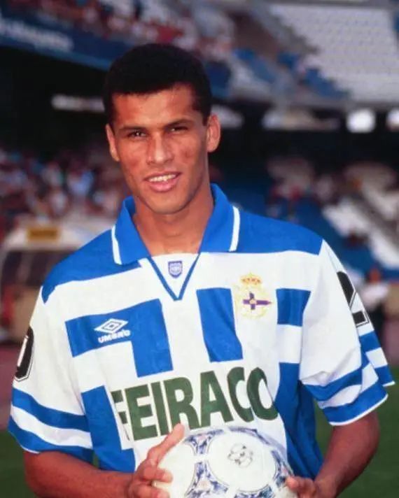 阵容深度不 阵容深度不