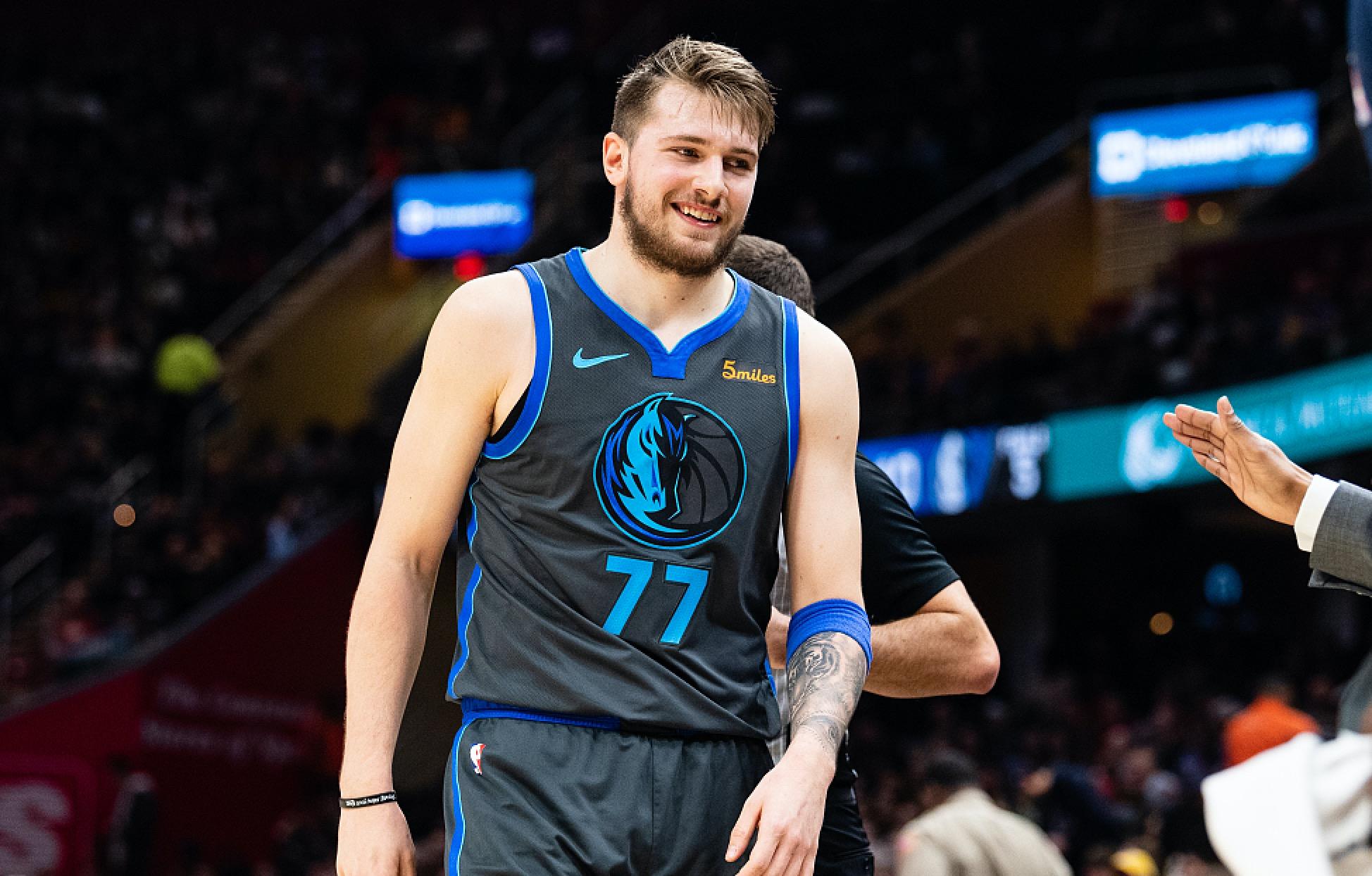 数球迷并列 数球迷并列